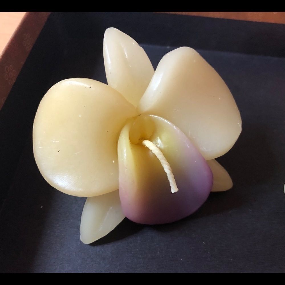 Handmade Flower Candles - Set of 3‎ - Picture 4 of 4